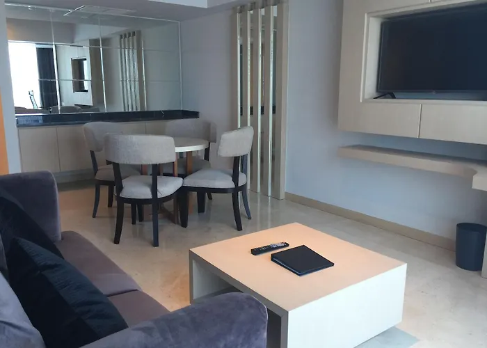 H Sovereign Bali 酒店