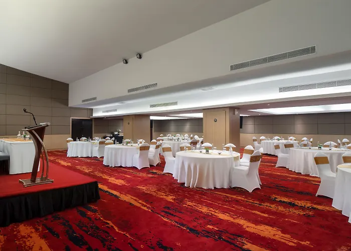 H Sovereign Bali 酒店