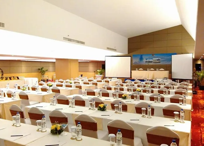 H Sovereign Bali 酒店 4*