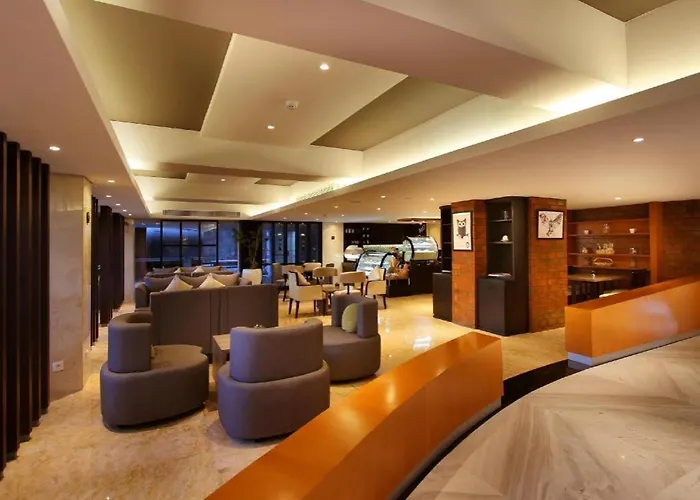 H Sovereign Bali 酒店